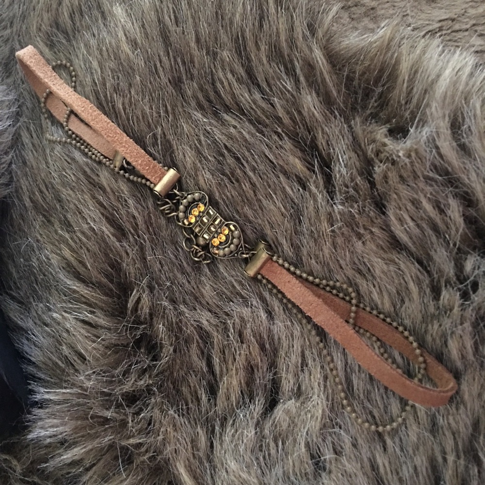 Suede choker with chain and pendant detail - Picture 6 of 8